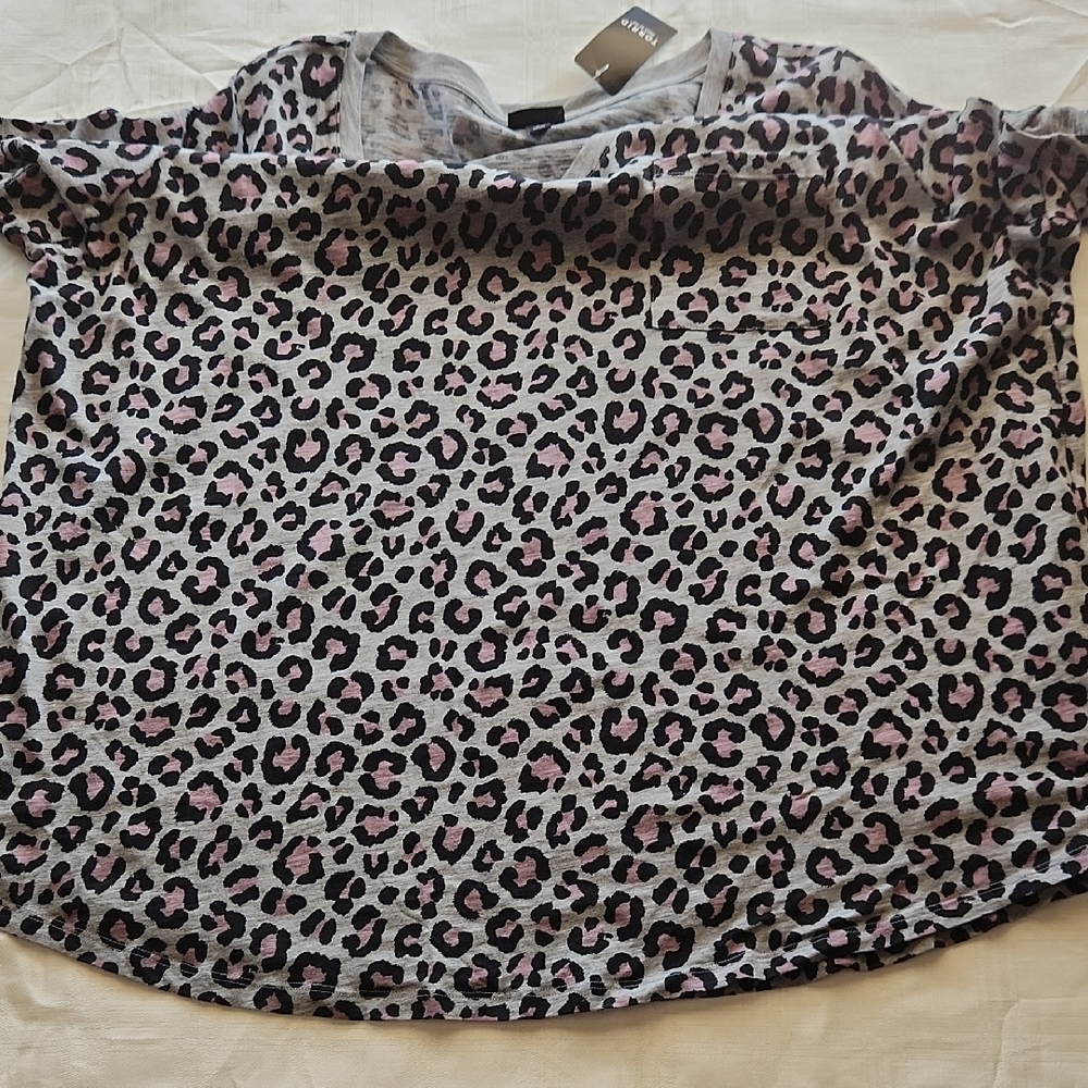 NWT Torrid Black and Gray Oversized Boxy T-Shirt - Picture 8 of 8